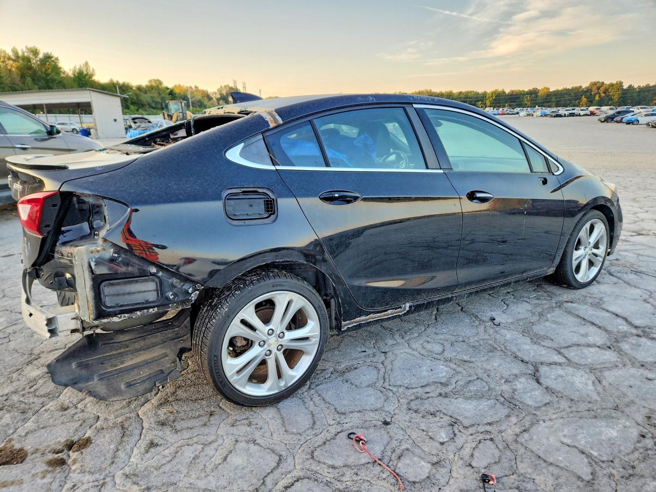 2018 Chevrolet Cruze Premier - Фото 3