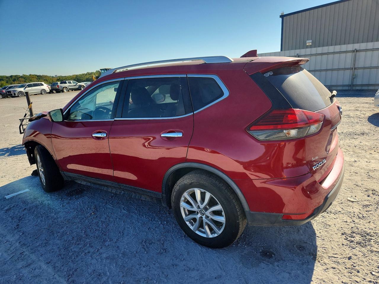2017 Nissan Rogue Sv - Image 2