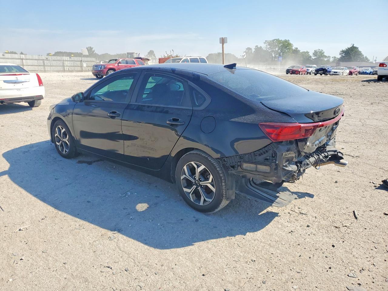 2019 Kia Forte Lxs - Фото 2