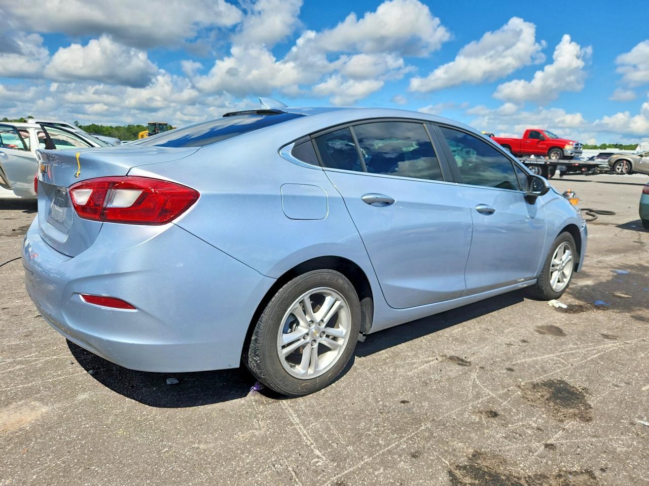 2018 Chevrolet Cruze Lt - Image 3