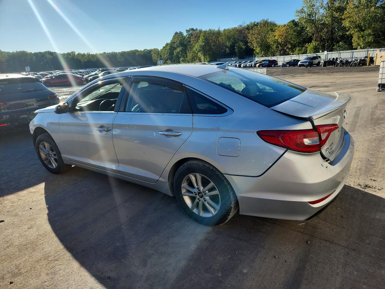 2017 Hyundai Sonata Se - Image 2