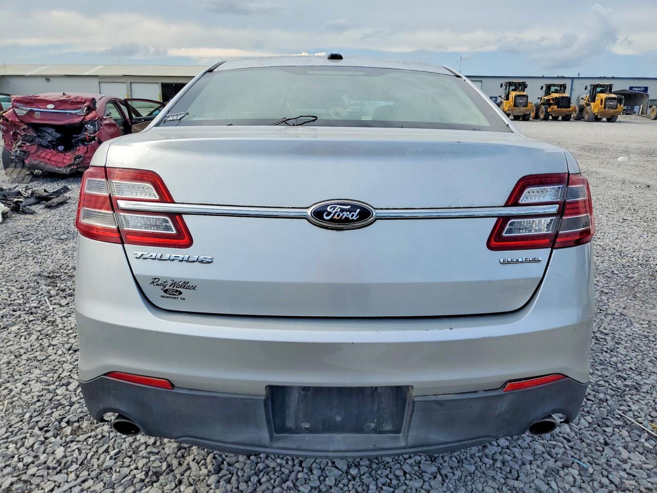 2014 Ford Taurus Se - Фото 6