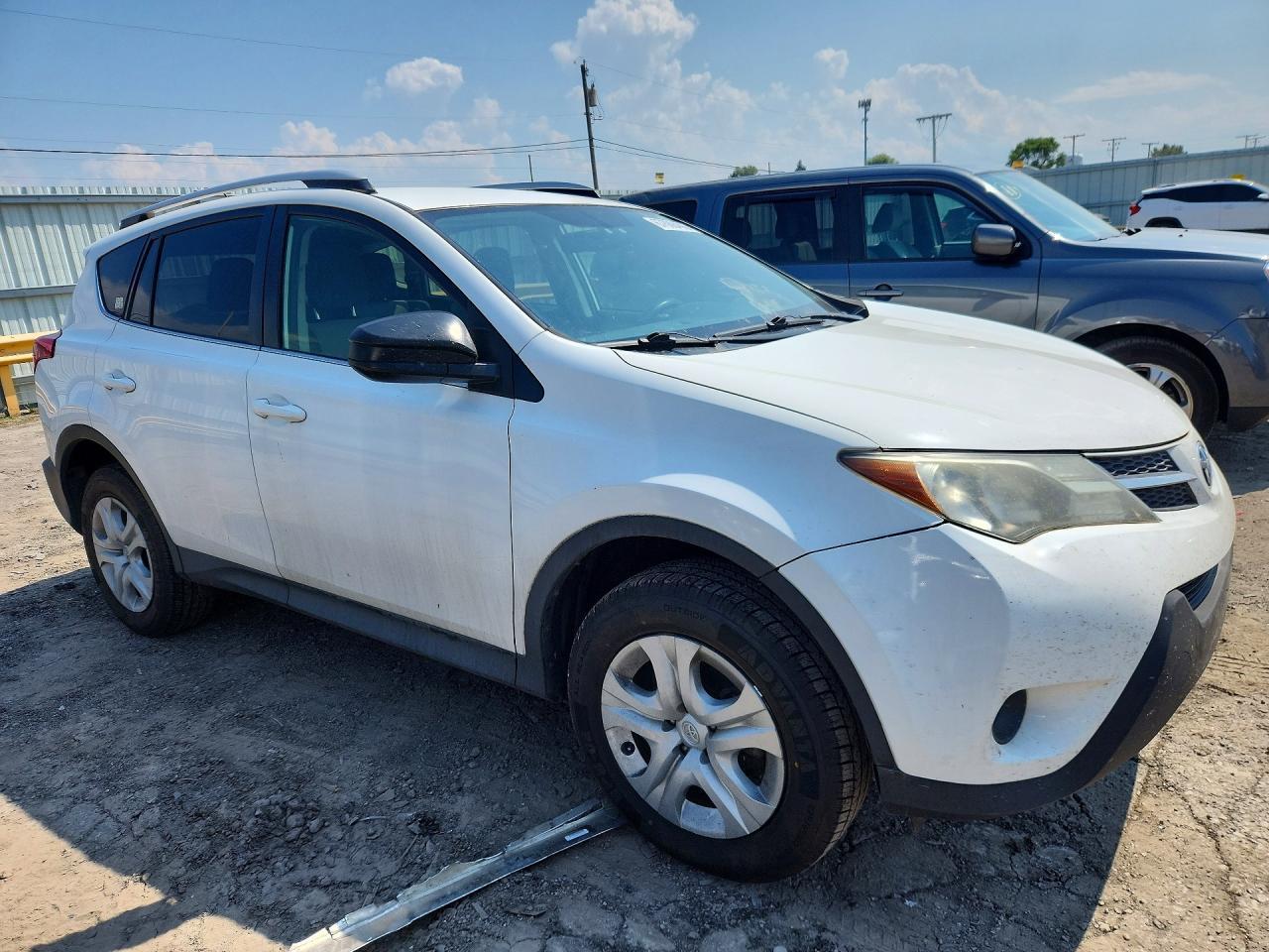 2015 Toyota Rav4 Le - Image 4