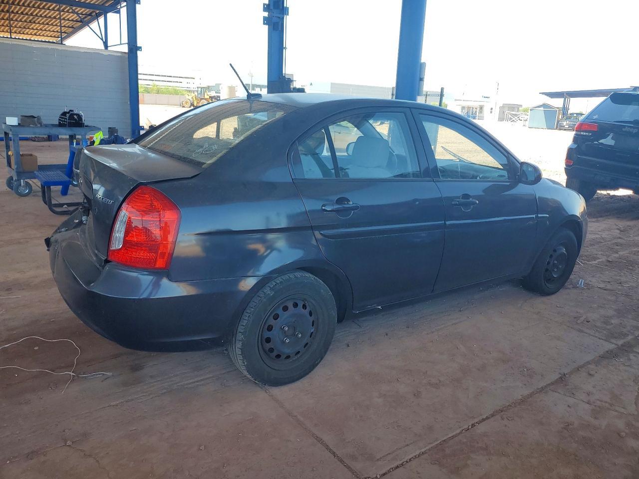 2010 Hyundai Accent Gls - Image 3