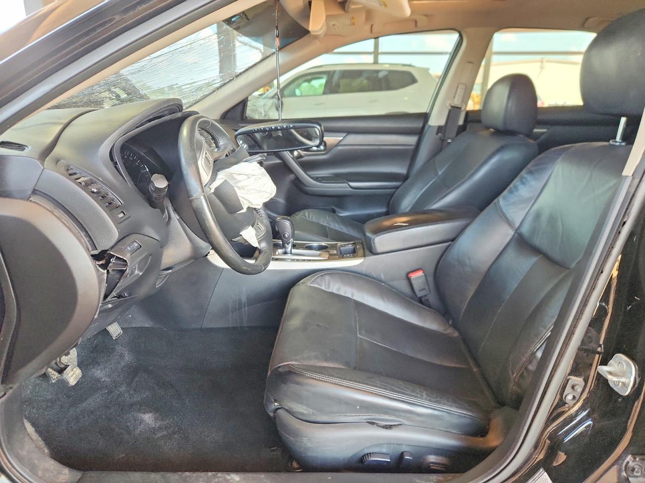 2015 Niss Altima - Image 7