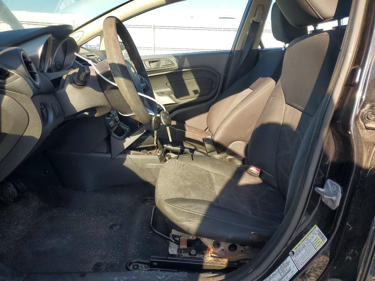 2011 Ford Fiesta Se - Фото 7
