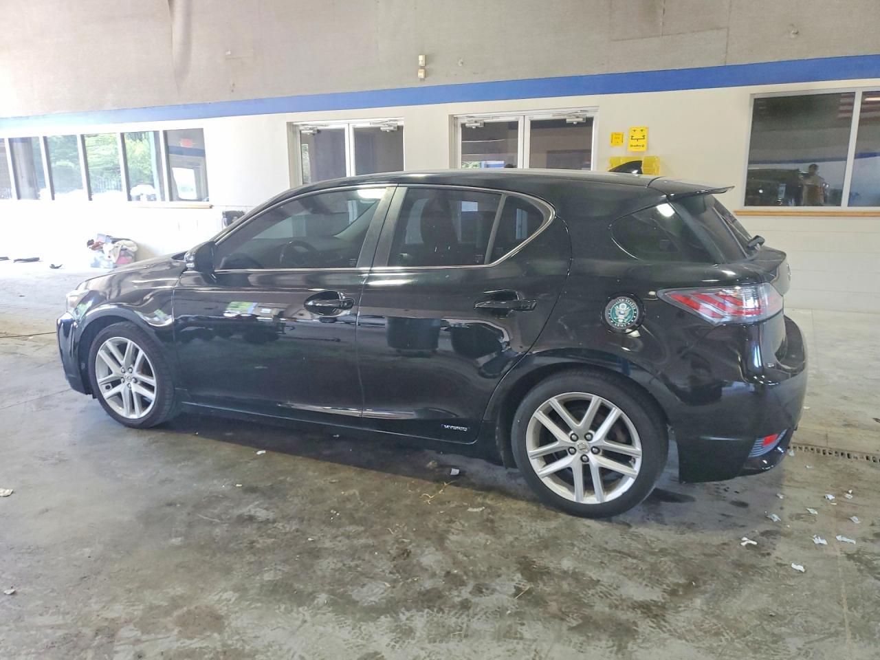 2016 Lexus Ct 200H Base - Image 2