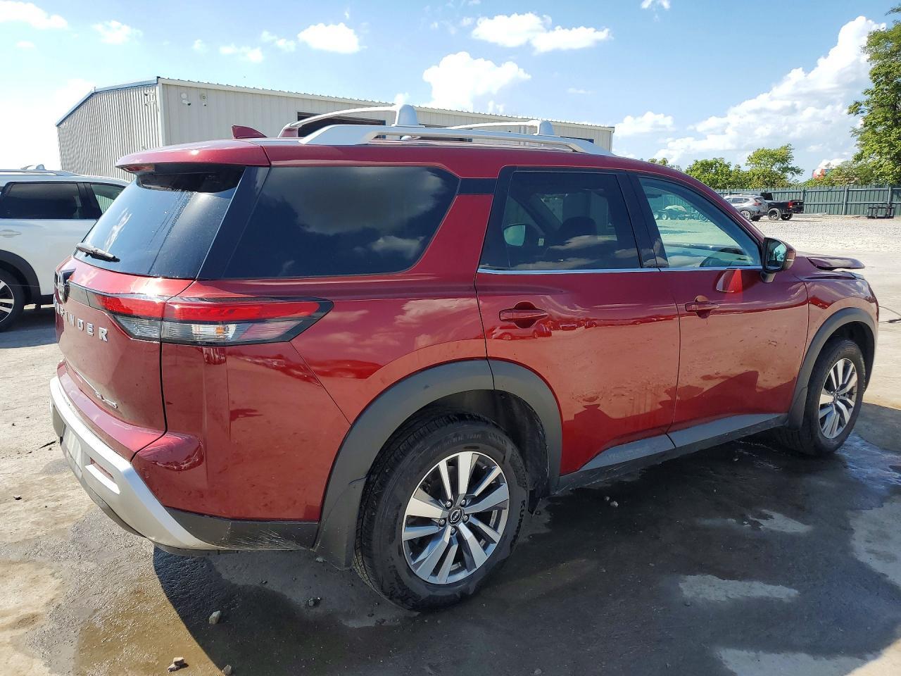 2022 Nissan Pathfinder Sl - Фото 3