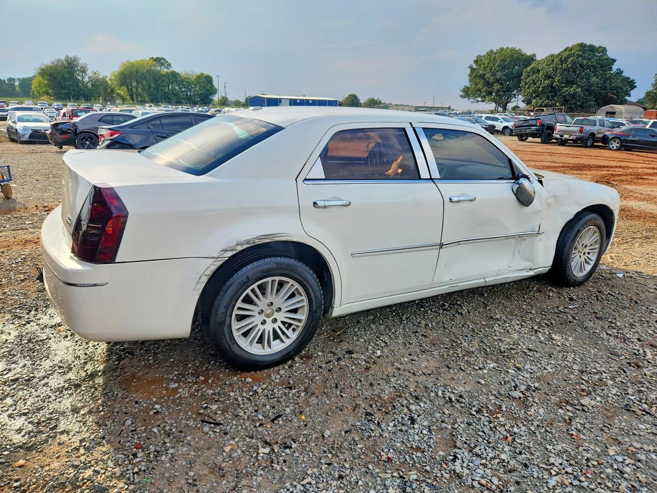 2010 Chrysler 300 Touring - Фото 3