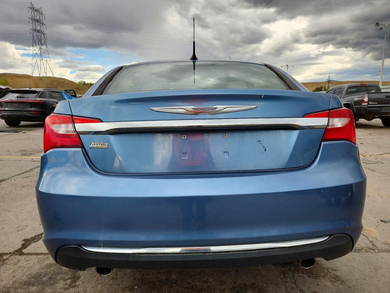 2011 Chrysler 200 Touring - Фото 6