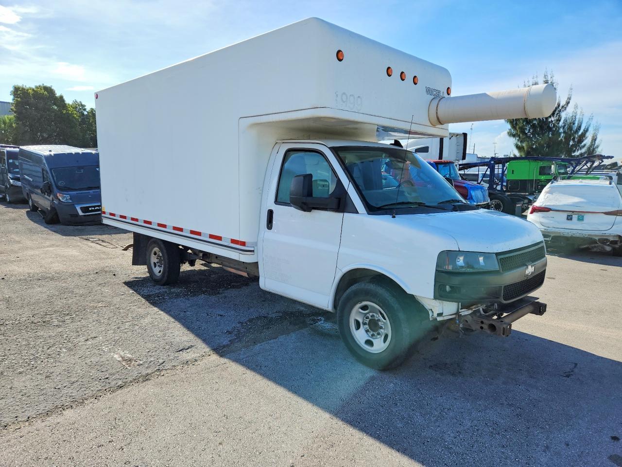 2019 Chevrolet Express G3500 - Image 4