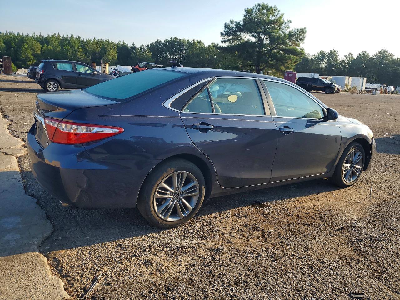 2017 Toyota Camry Xle - Image 3
