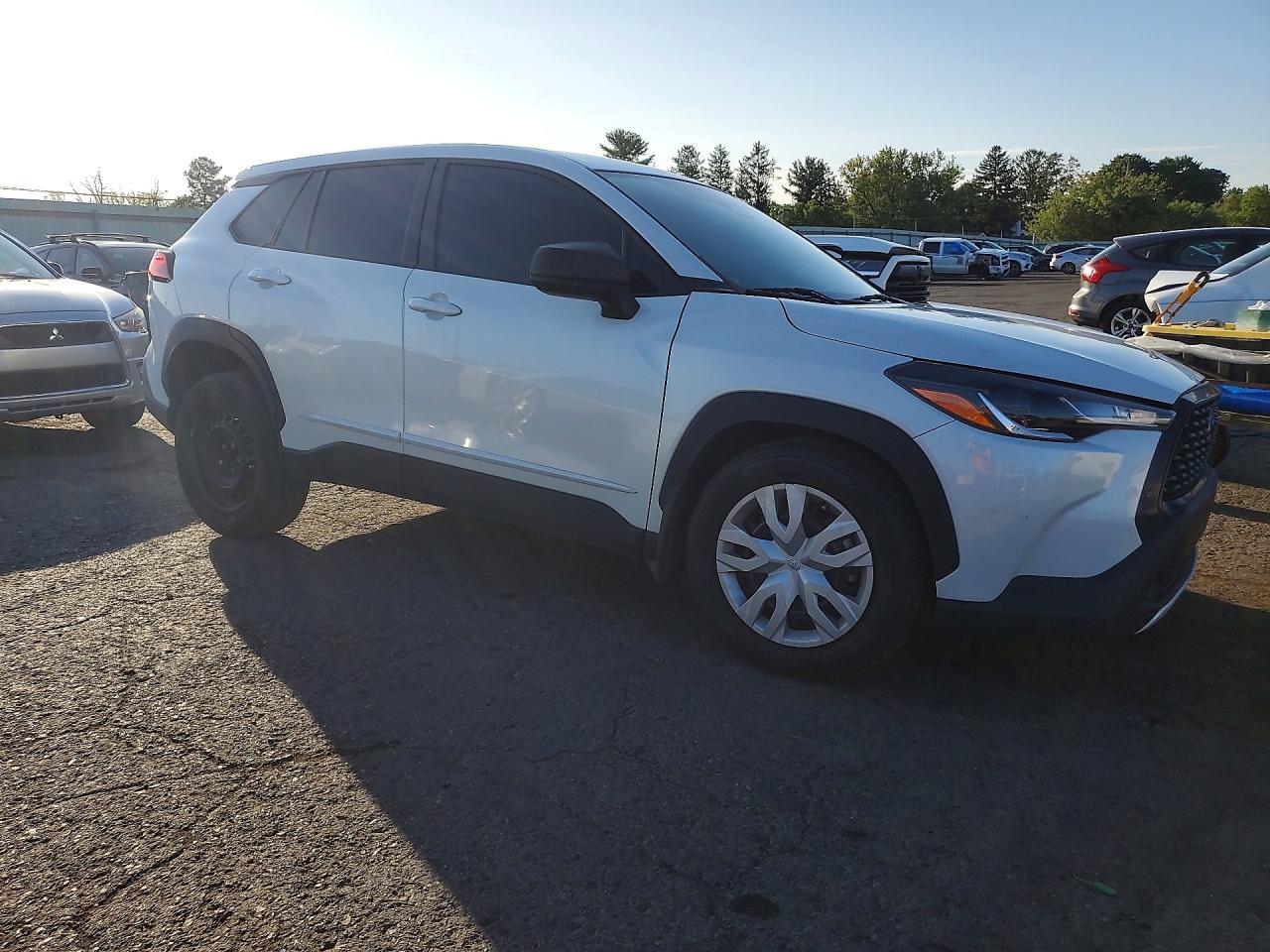 2024 Toyota Corolla Cross L - Фото 4
