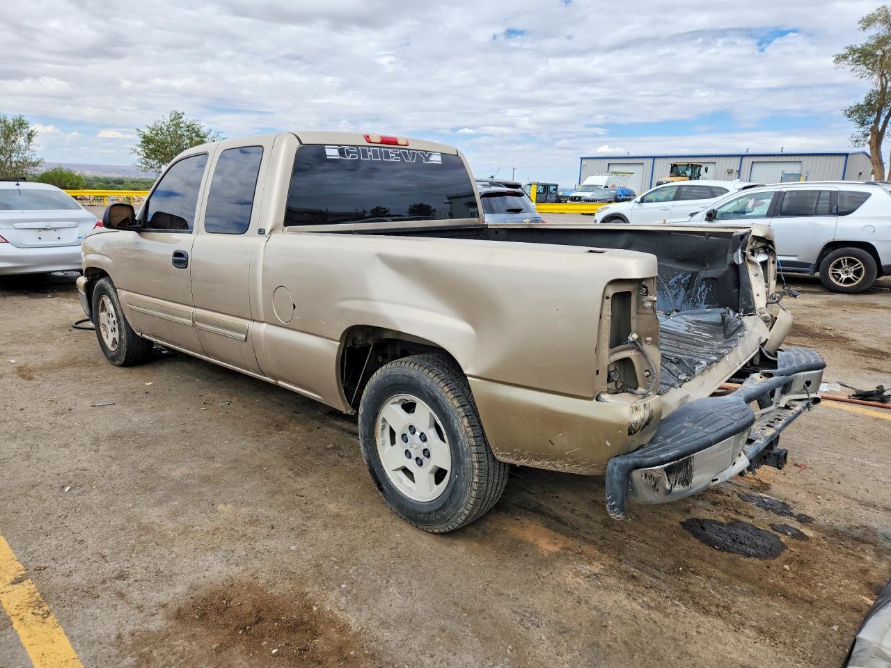 2006 Chevrolet Silverado C1500 - Image 2