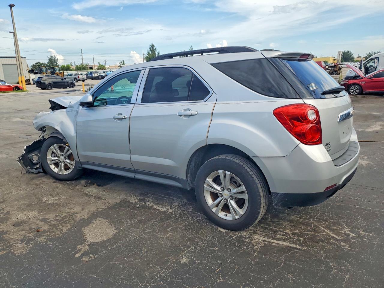 2015 Chevrolet Equinox Lt - Image 2