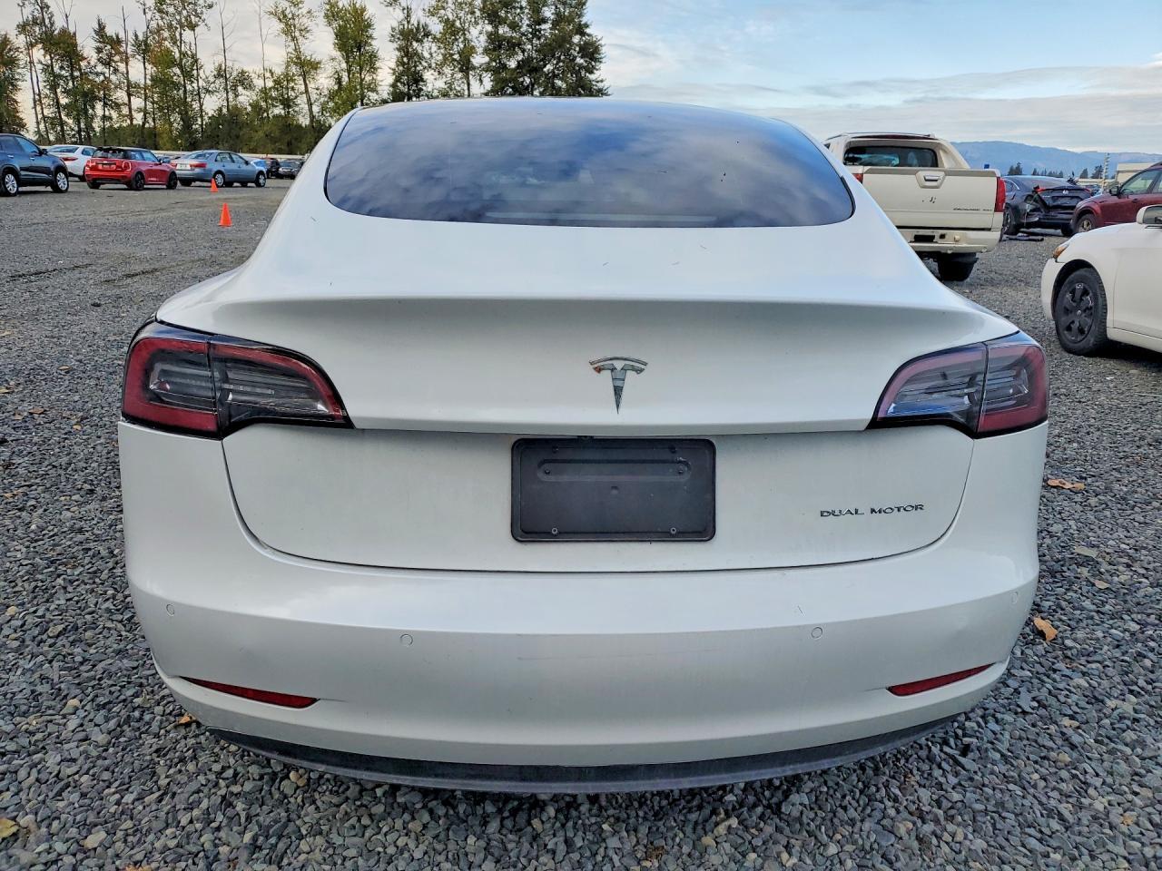 2021 Tesla Model 3 - Фото 6