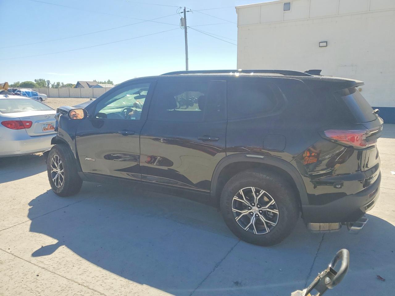 2026 GMC Acadia At4 - Фото 2