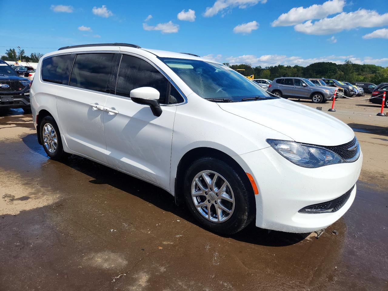 2021 Chrysler Voyager Lxi - Фото 4