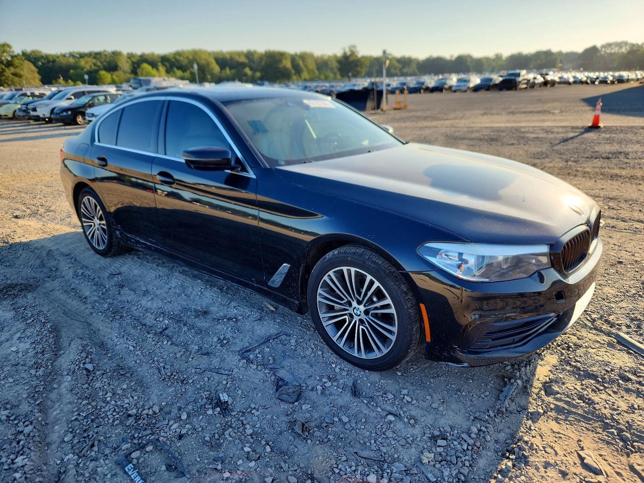 2019 BMW 530 Xi - Фото 4