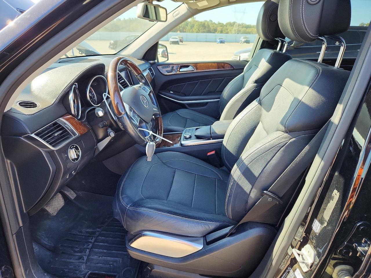 2015 Mercedes-Benz Gl 550 4Matic - Image 7
