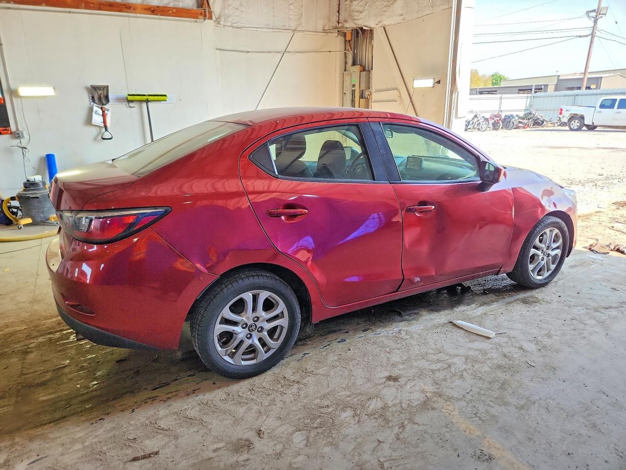 2018 Toyota Yaris Ia Base - Фото 3