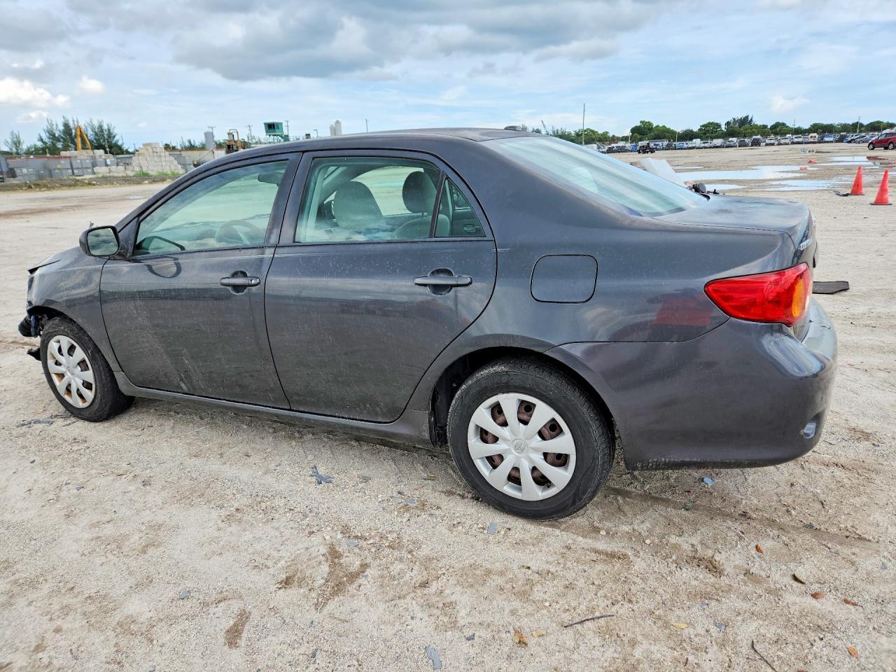 2009 Toyota Corolla Le - Image 2