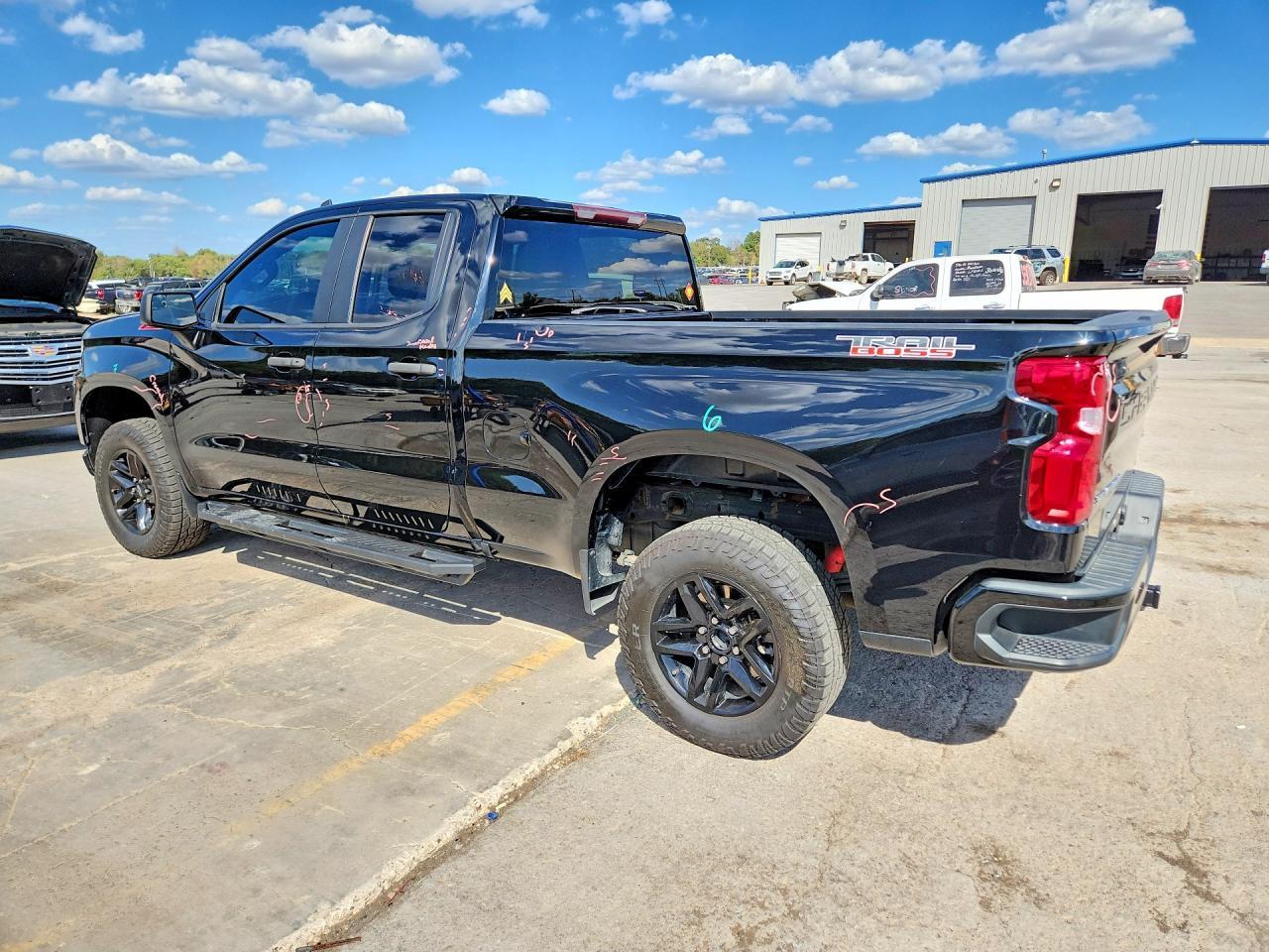 2020 Chevrolet Silverado K1500 Trail Boss Custom - Image 2