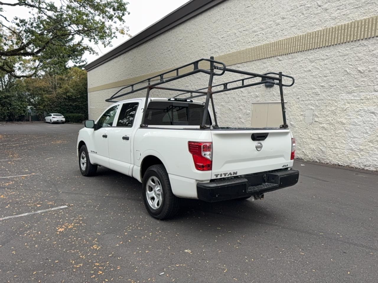 2021 Nissan Titan S - Фото 3