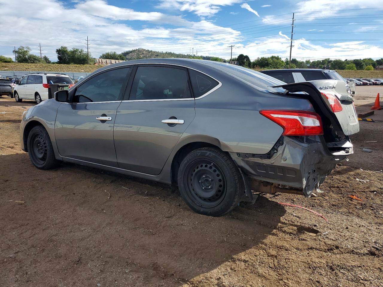 2019 Nissan Sentra S - Фото 2