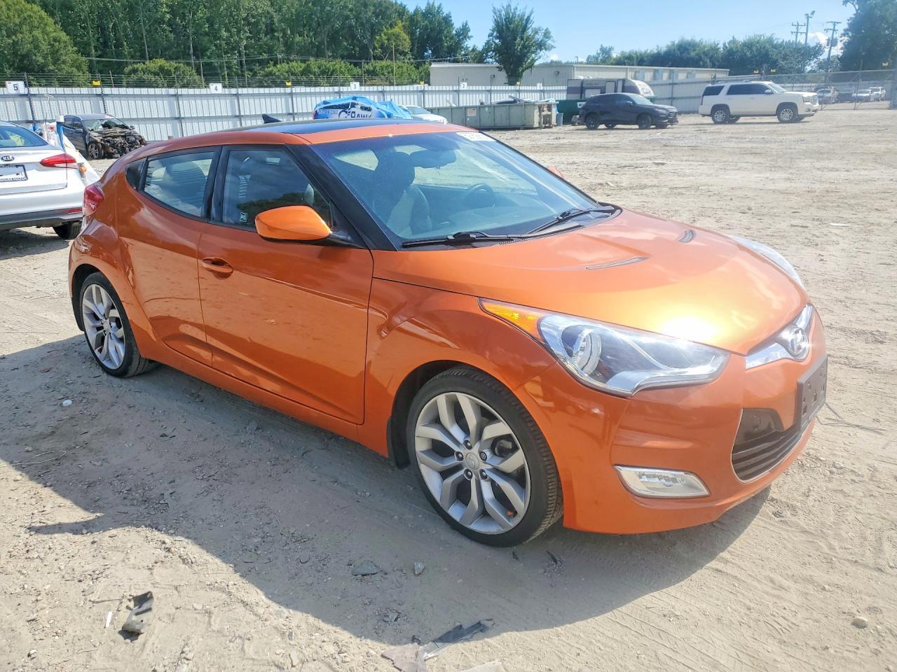 2013 Hyundai Veloster Base - Image 4