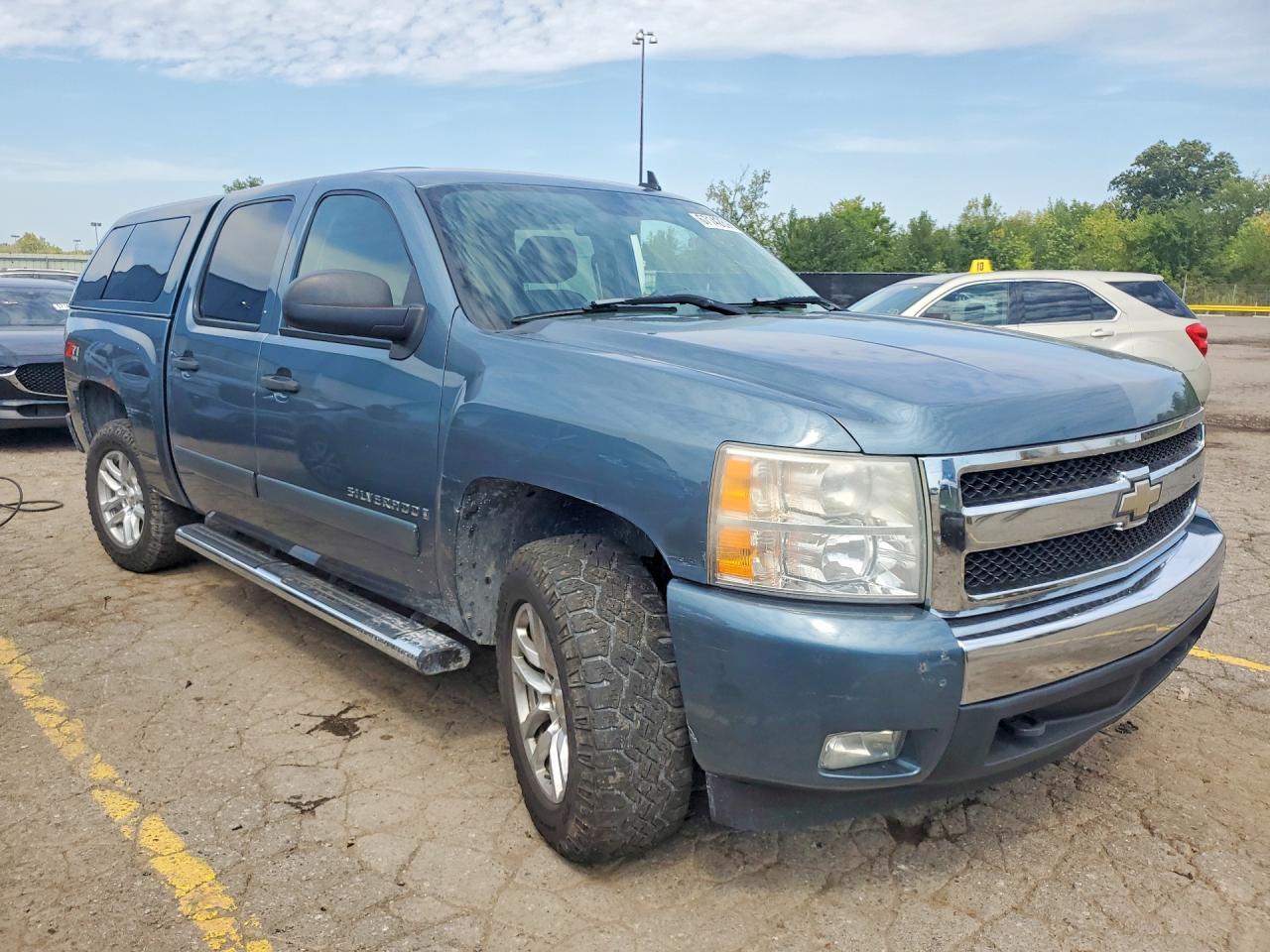 2007 Chevrolet Silverado K1500 Crew Cab - Image 4