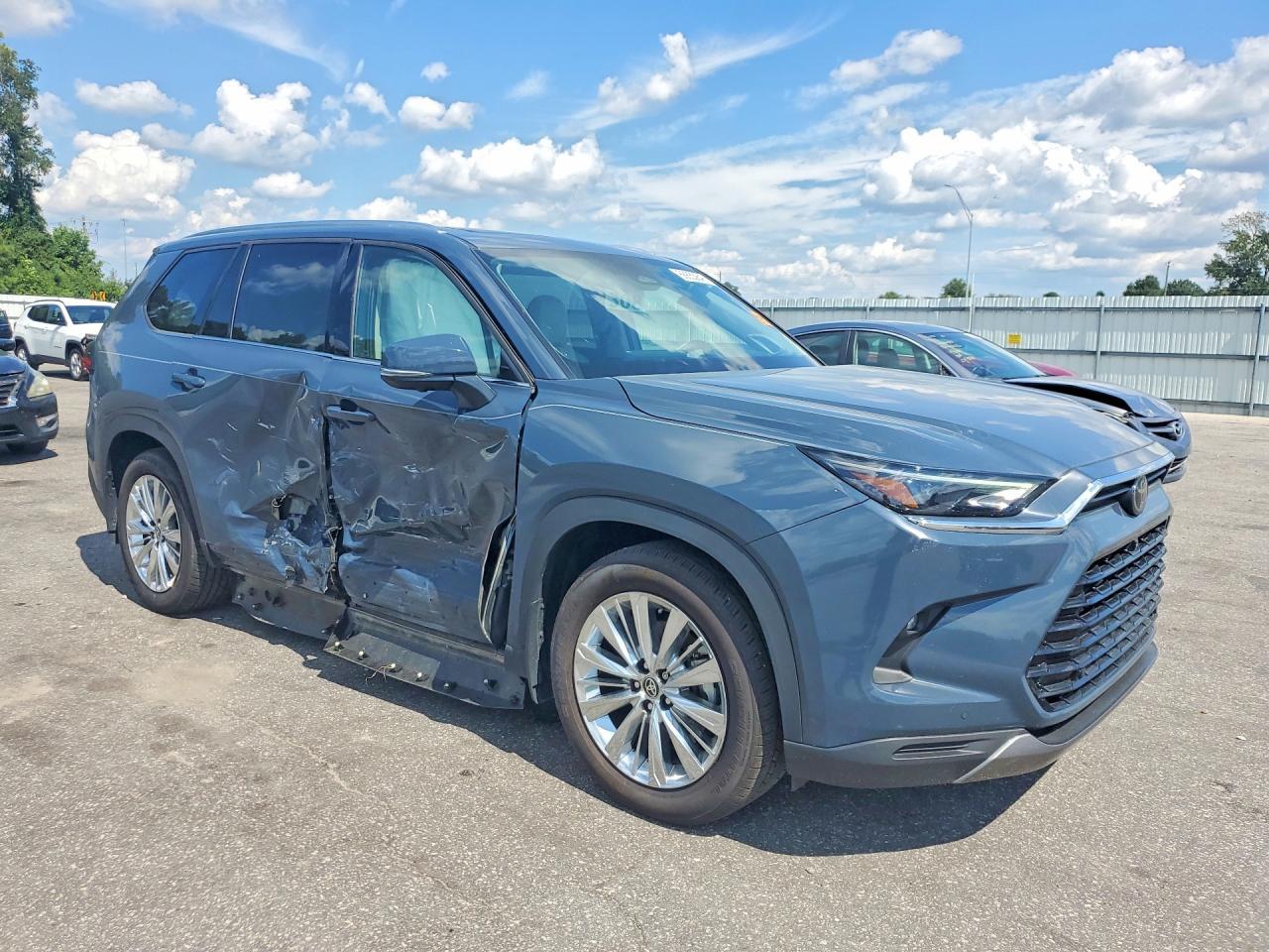 2025 Toyota Grand Highlander Platinum - Фото 4