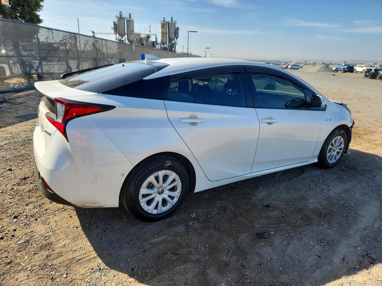 2019 Toyota Prius Le - Фото 3