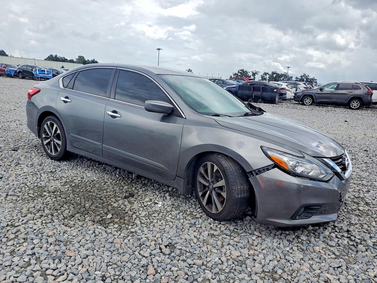 2016 Nissan Altima 2.5 Sr - Image 4