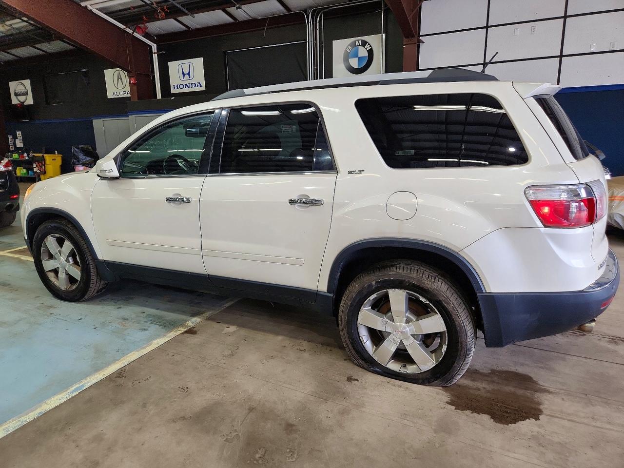 2011 GMC Acadia Slt-1 - Image 2
