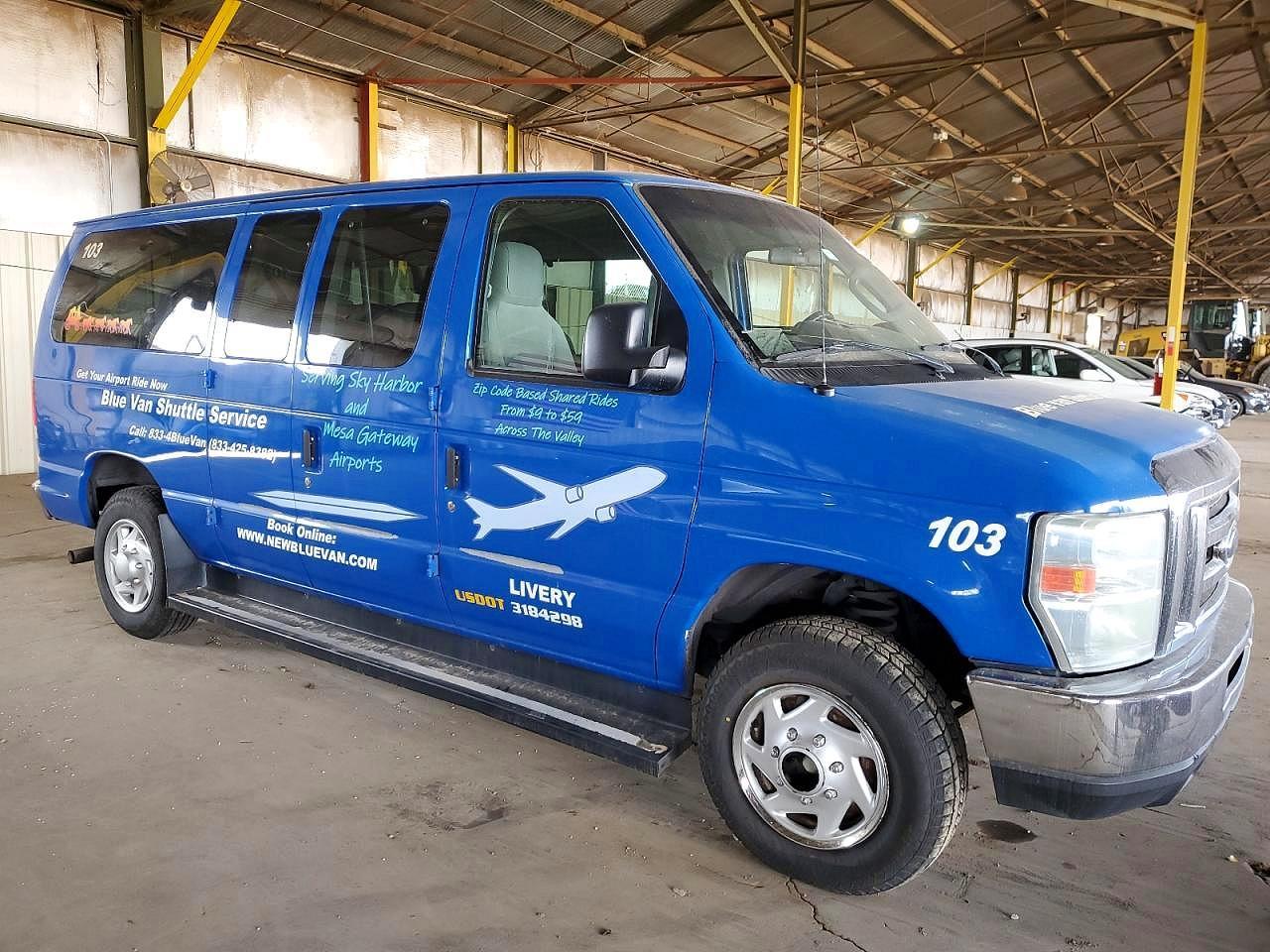 2014 Ford Econoline E350 Super Duty Wagon - Image 4