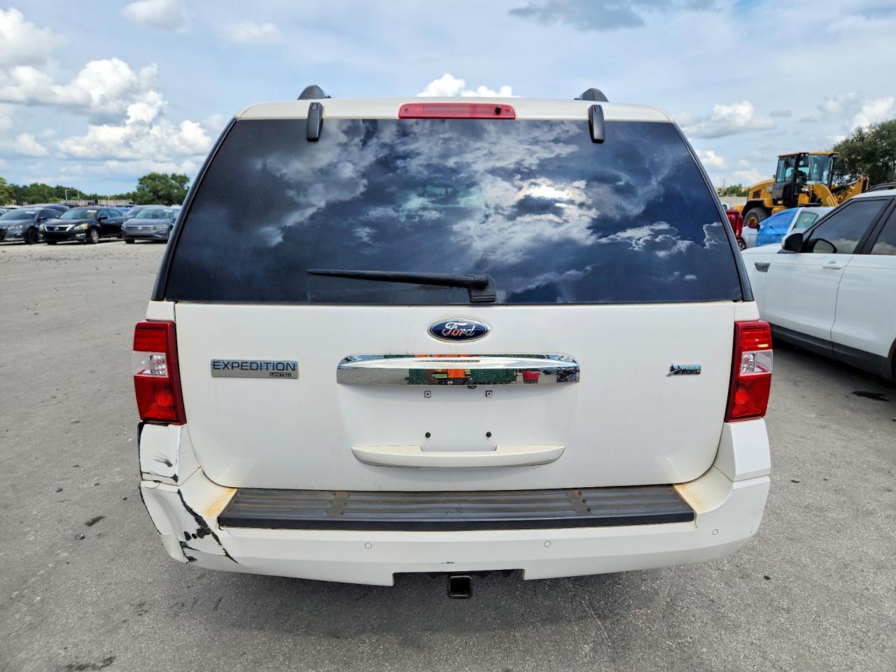 2013 Ford Expedition Limited - Image 6