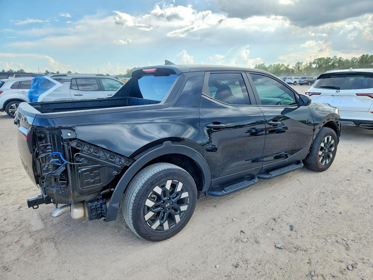 2025 Hyundai Santa Cruz Se - Image 3