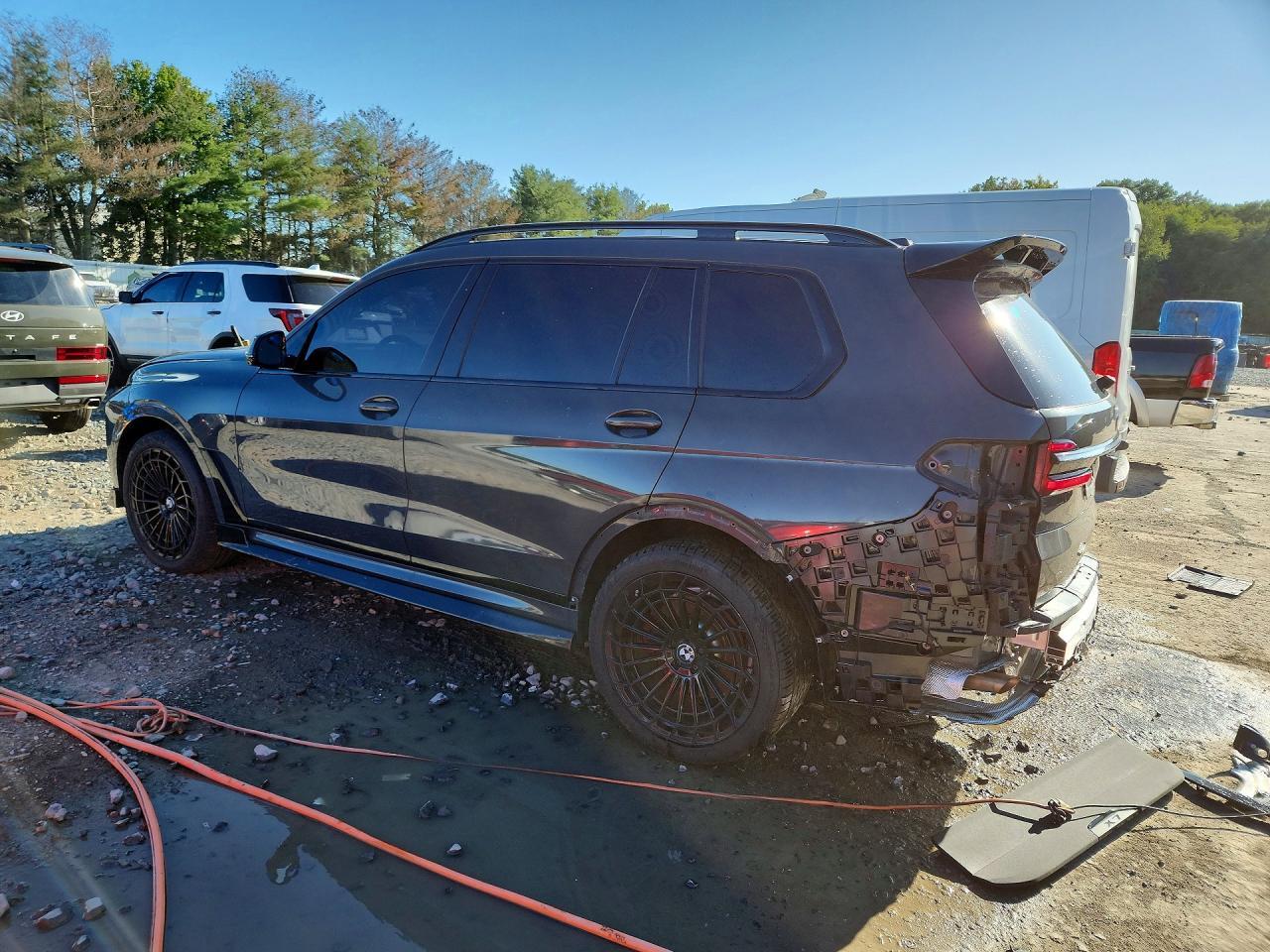 2025 BMW X7 xDrive40I - Image 2