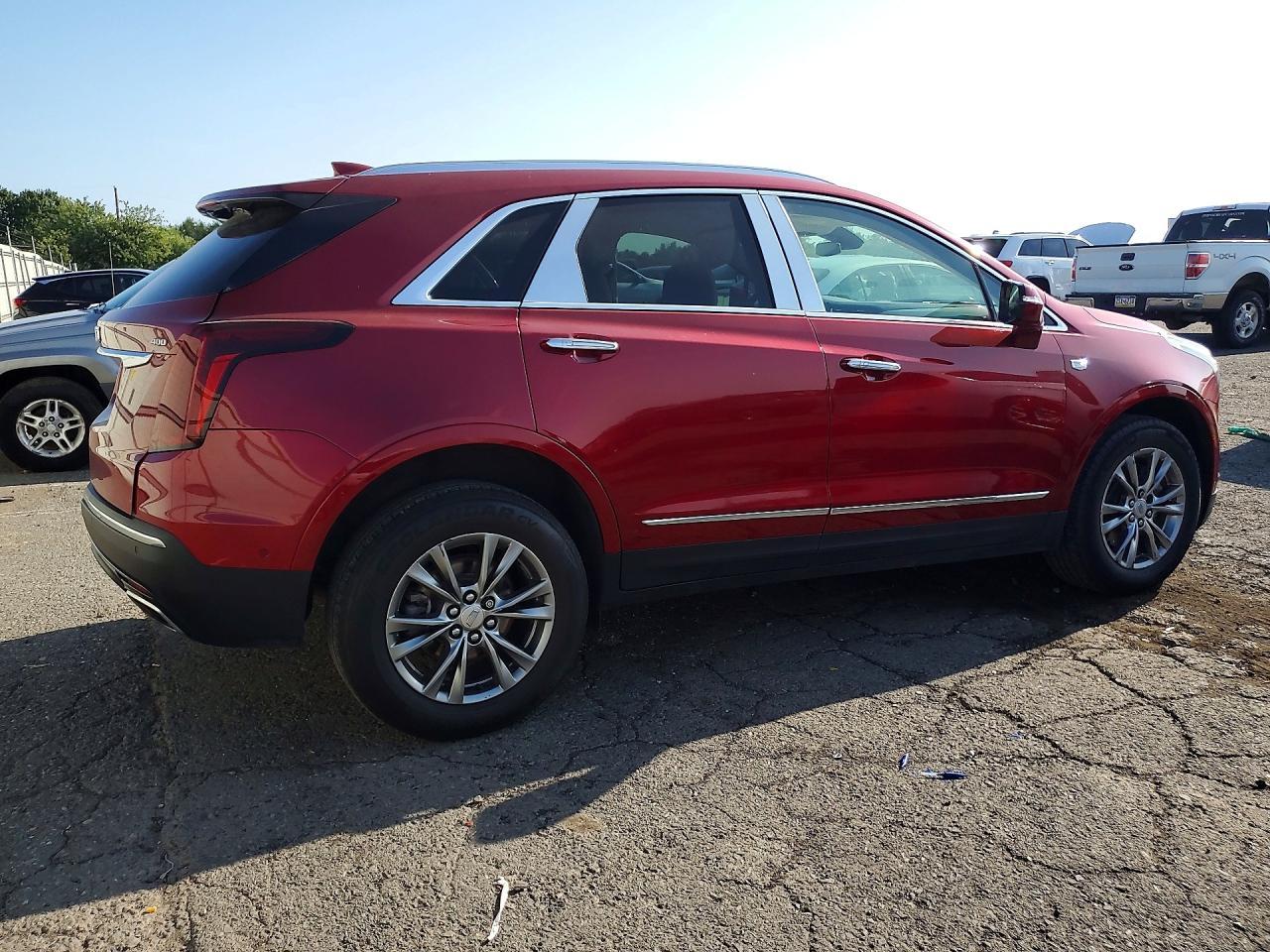 2023 Cadillac Xt5 Premium Luxury - Image 3