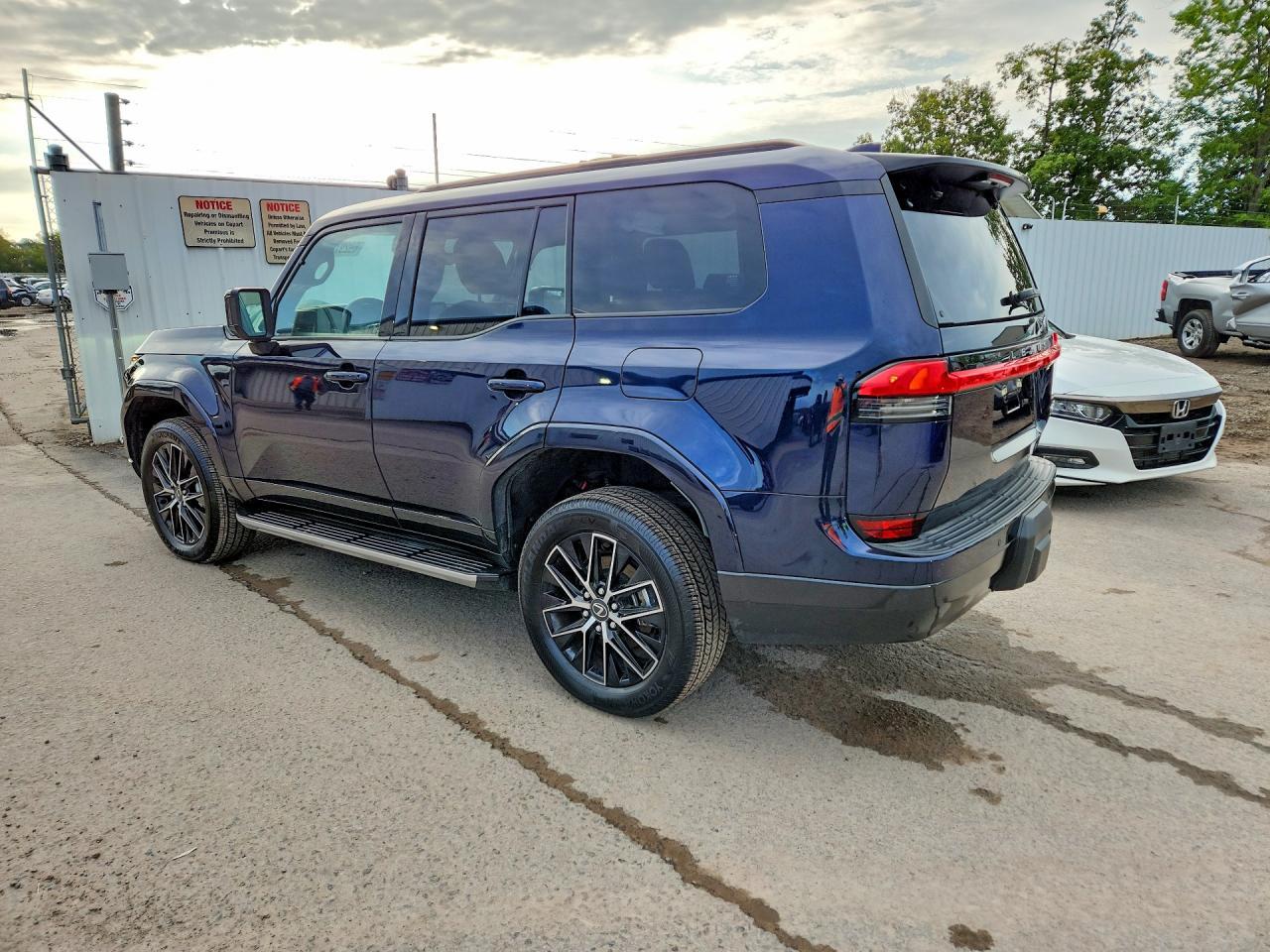 2025 Lexus Gx 550 Premium+ - Image 2
