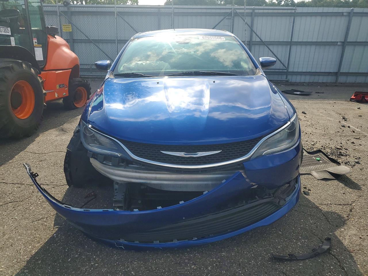 2015 Chrysler 200 Limited - Image 5