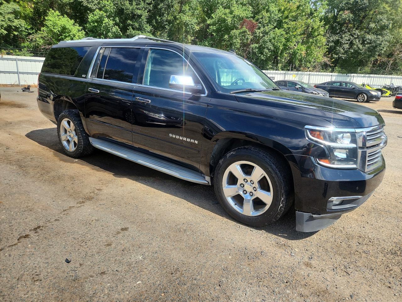 2015 Chevrolet Suburban C1500 Ltz - Image 4