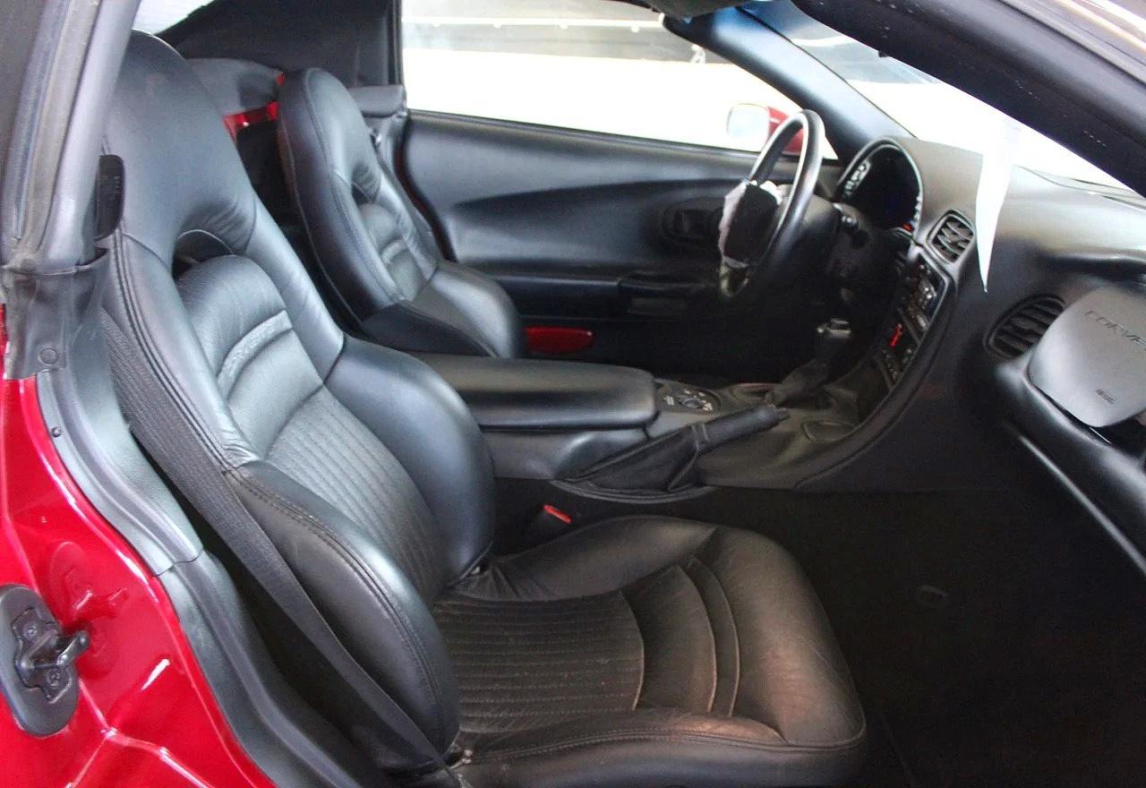 2002 Chevrolet Corvette - Фото 5