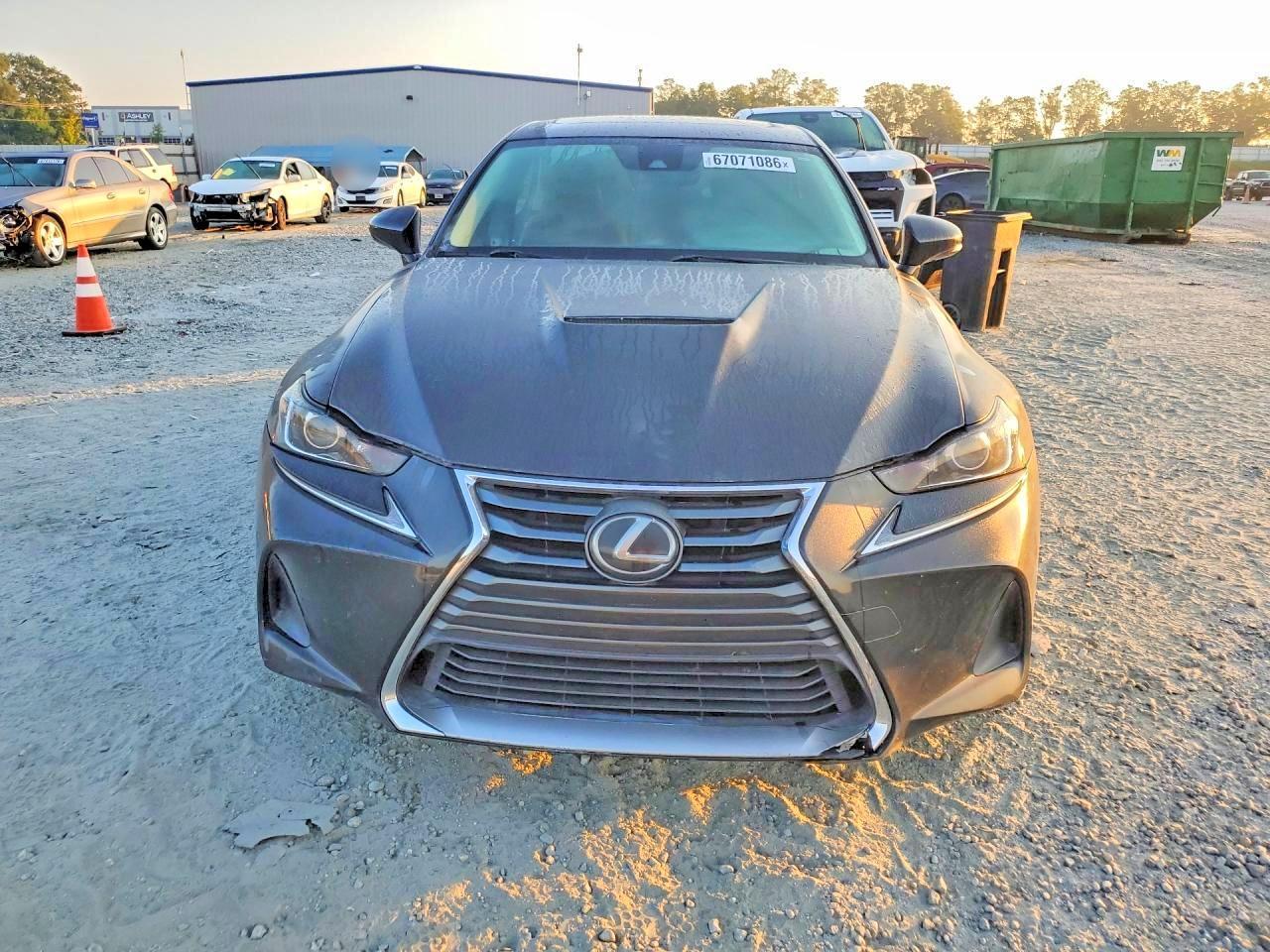 2017 Lexus Is 300 - Image 5