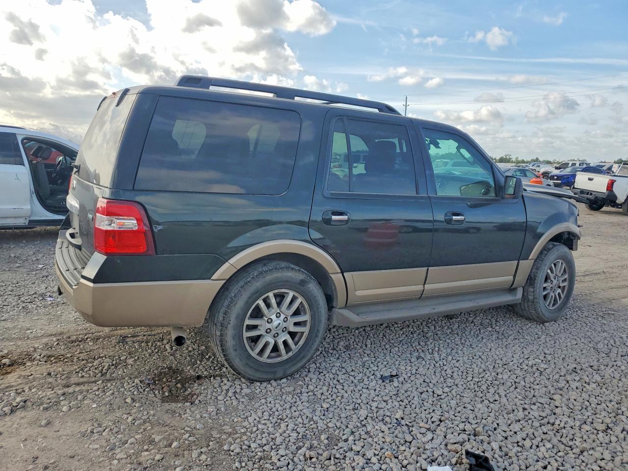 2013 Ford Expedition Xlt - Image 3