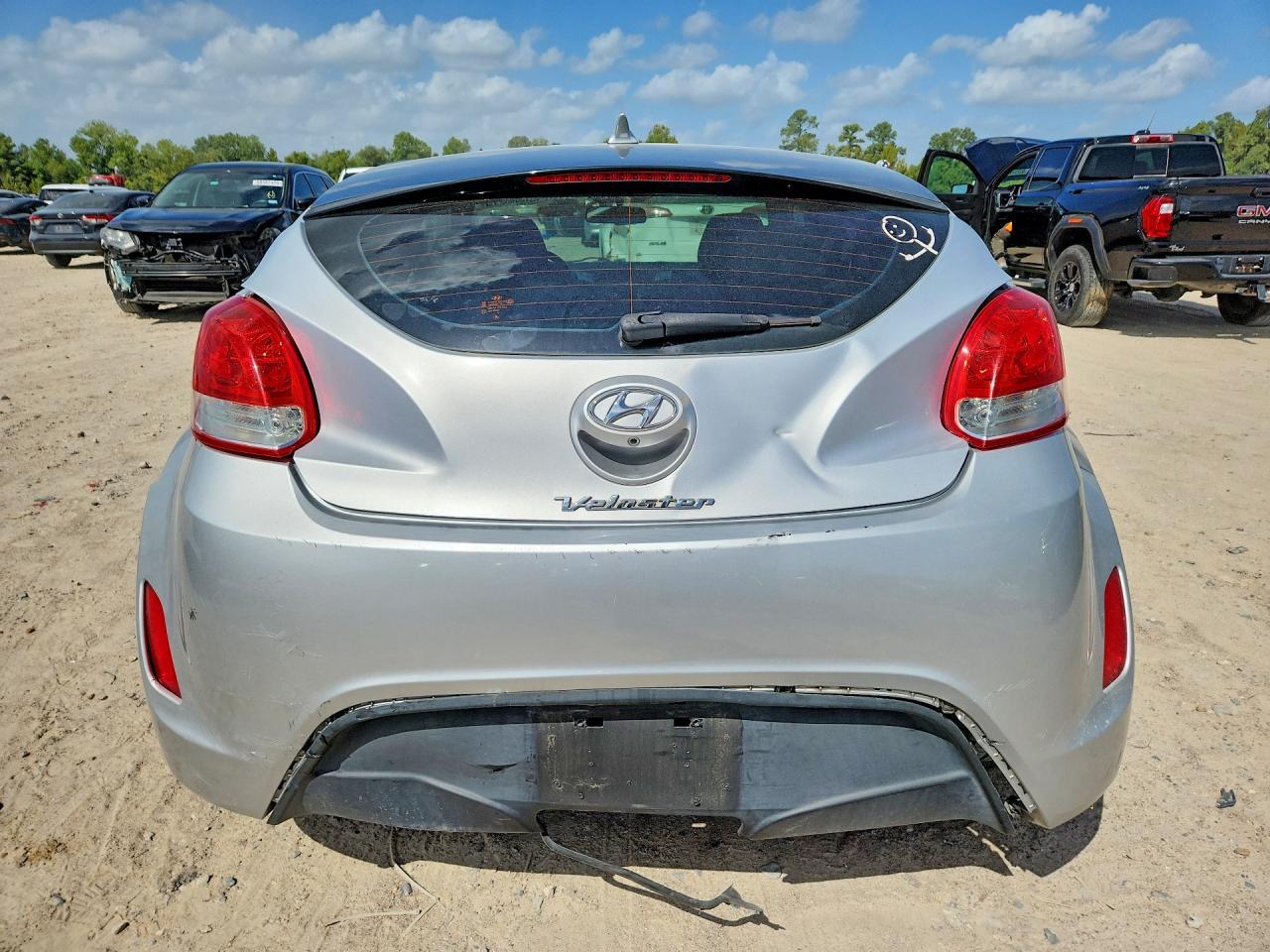 2017 Hyundai Veloster Base - Фото 6