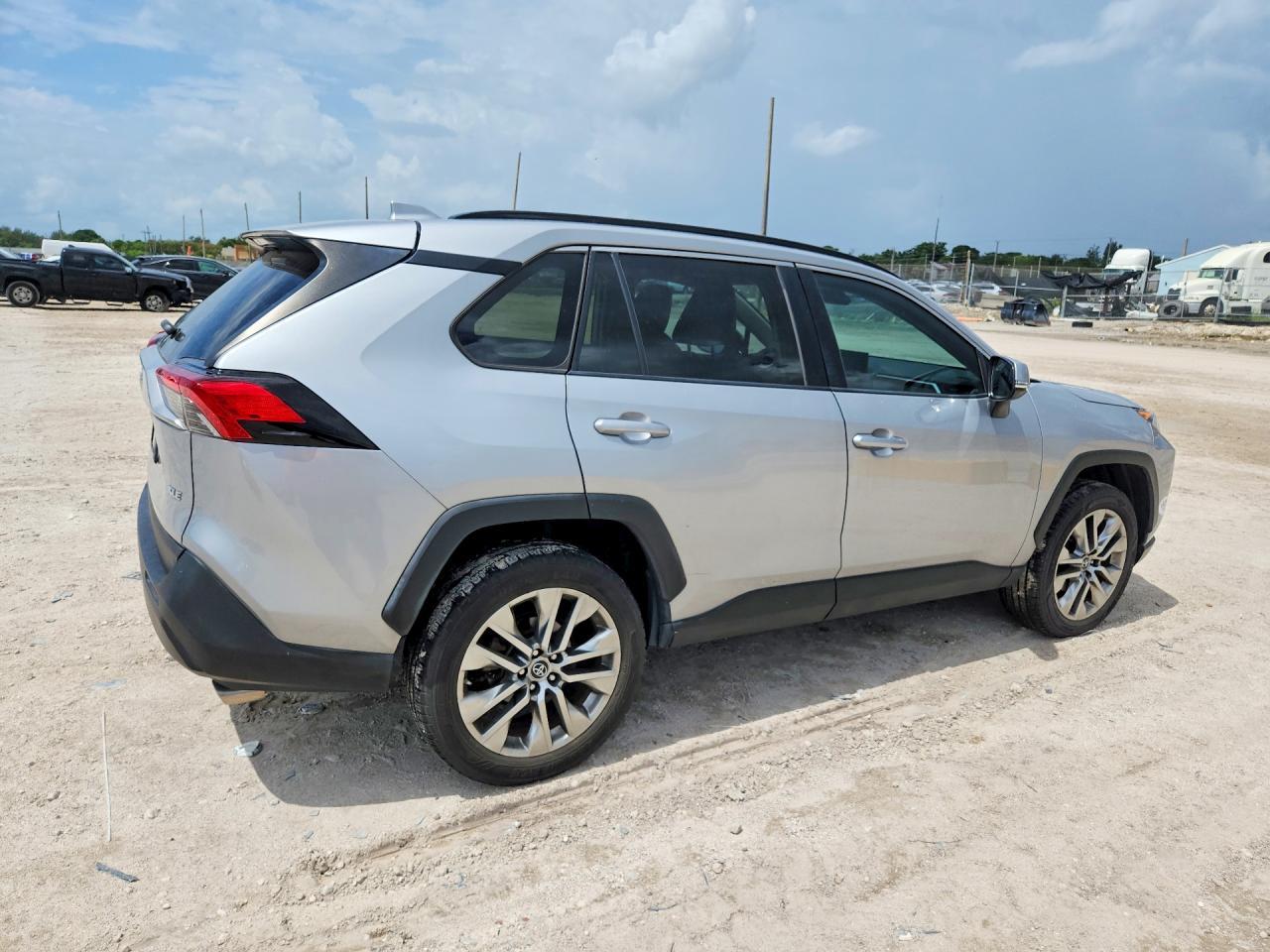 2019 Toyota Rav4 Xle Premium - Фото 3