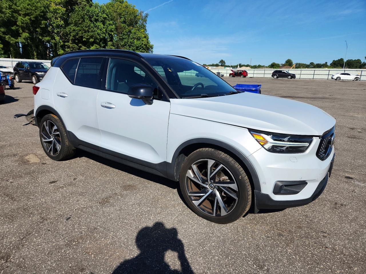 2021 Volvo Xc40 T5 R-Design - Фото 4