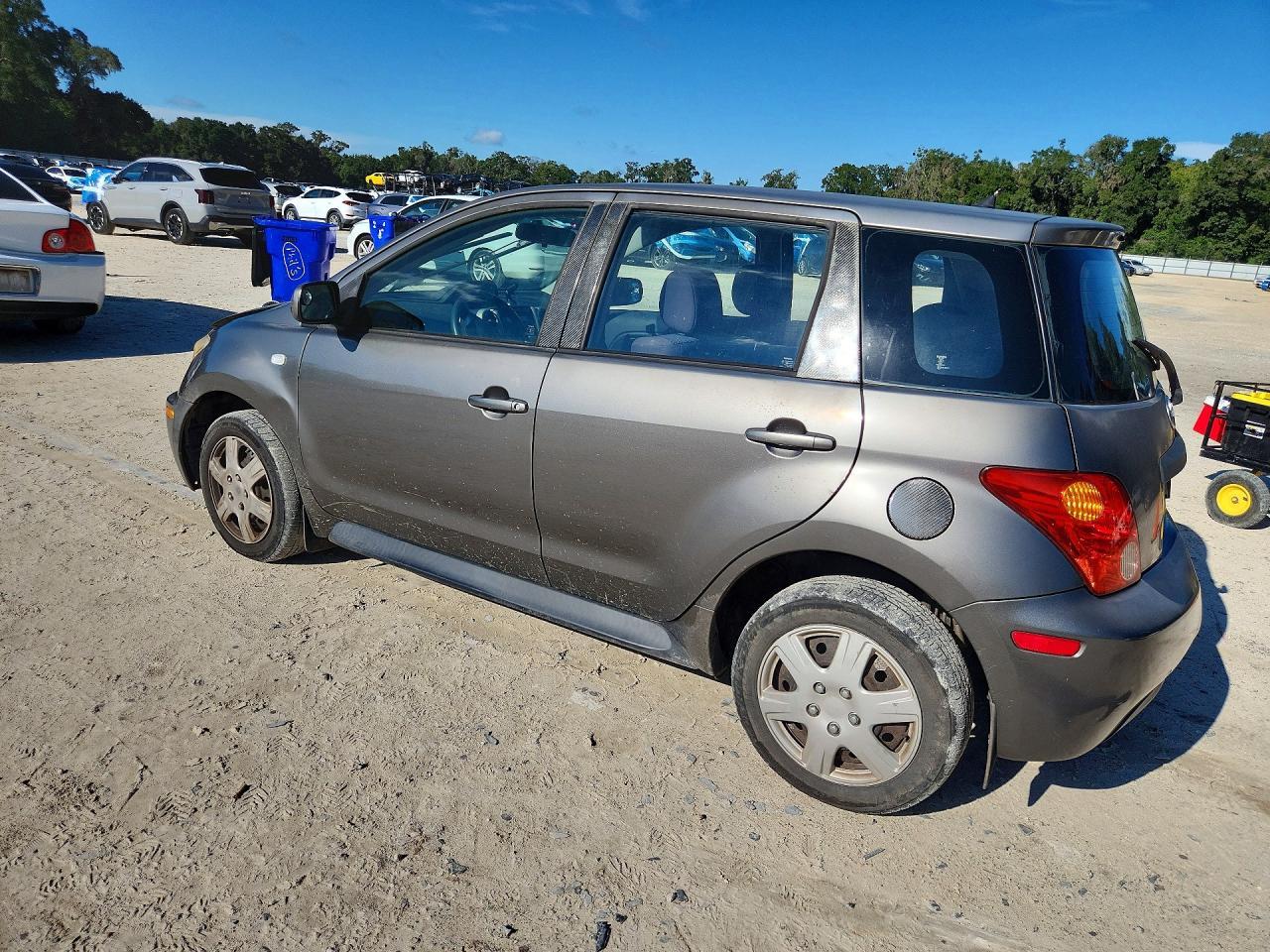 2005 Scion Xa Base - Фото 2